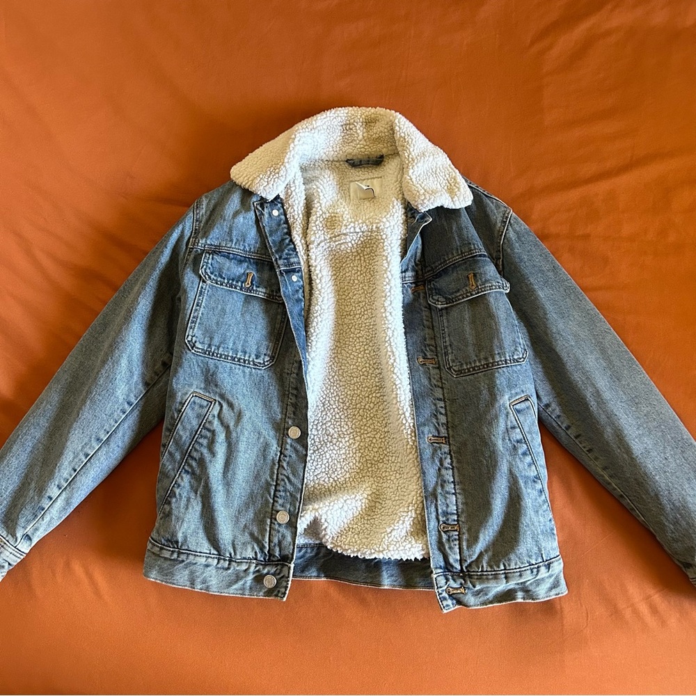 H&M Faux lined Sherpa jean jacket XS